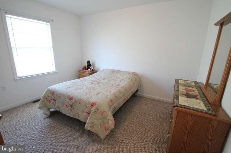 1459 Sussex Road Baltimore, MD 21221 - Photo 23 of 30 Bedroom