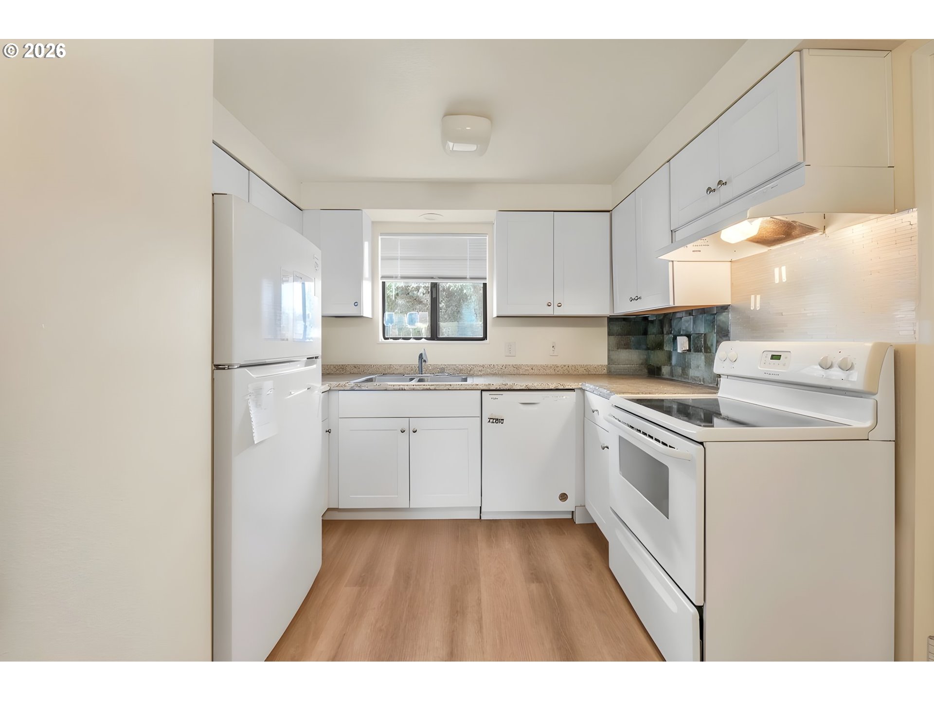 1390 R Street Springfield, OR 97477 - Photo 4 of 10