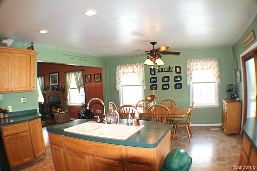 21721 Rust Road New Boston, MI 48164 - Photo 16 of 40