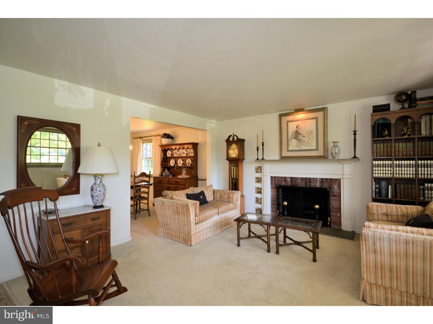 3990 Buxmont Road Huntingdon Valley, PA 19006 - Photo 3 of 25 Living Room