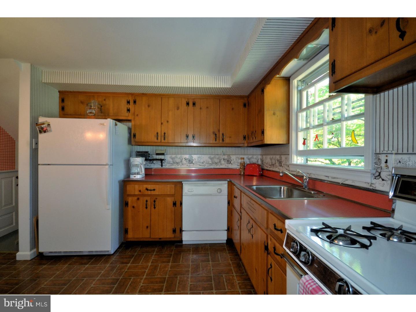 3990 Buxmont Road Huntingdon Valley, PA 19006 - Photo 7 of 25 Kitchen