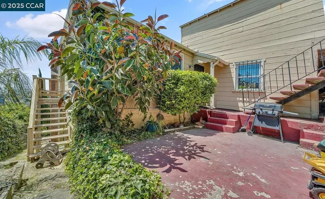 $675,000 | 9305 Burr Street, Oakland, CA 94605