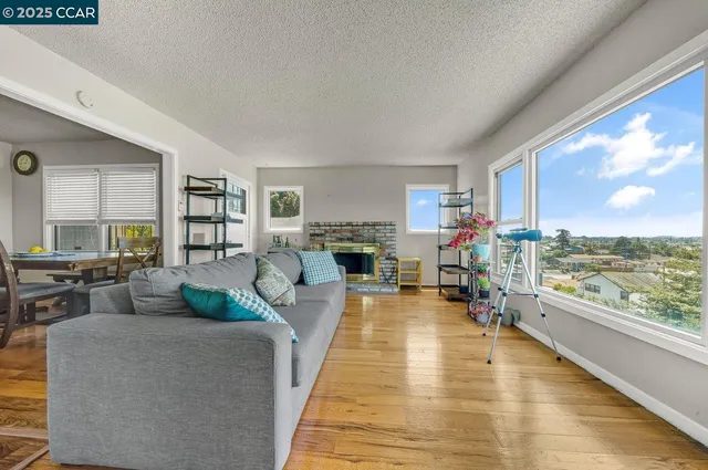 $675,000 | 9305 Burr Street, Oakland, CA 94605