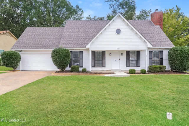 $2,105 | 7120 Oak Forest Drive, Olive Branch, MS 38654