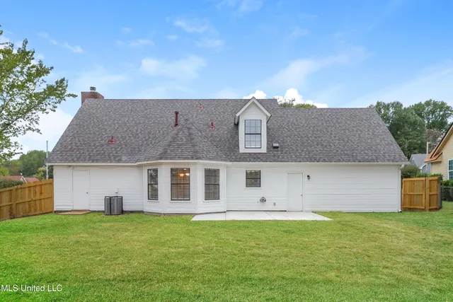 $2,105 | 7120 Oak Forest Drive, Olive Branch, MS 38654