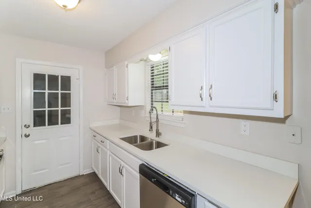 $2,105 | 7120 Oak Forest Drive, Olive Branch, MS 38654