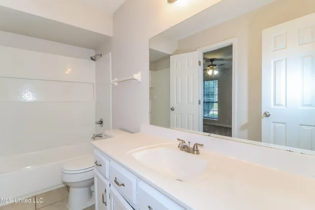 $2,105 | 7120 Oak Forest Drive, Olive Branch, MS 38654