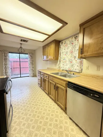 $185,000 | 5965 East Shields Avenue, Unit 144, Fresno, CA 93727