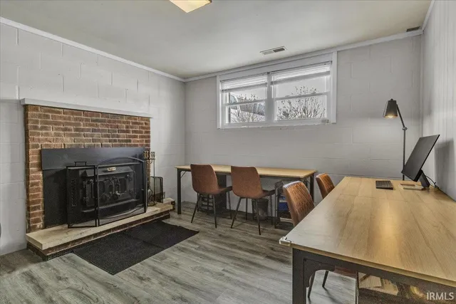 $219,900 | 5708 Berry Lane, Evansville, IN 47710