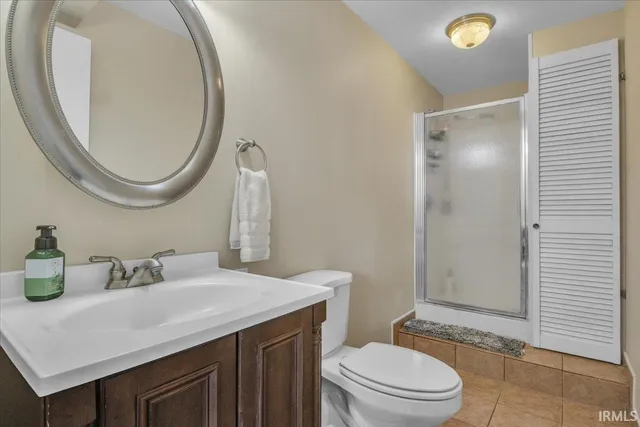 $219,900 | 5708 Berry Lane, Evansville, IN 47710