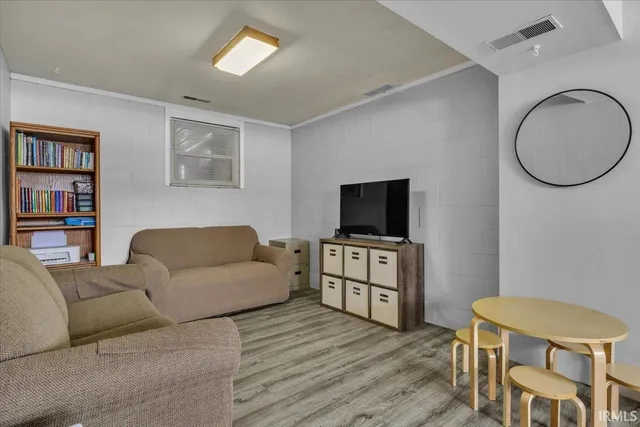 $219,900 | 5708 Berry Lane, Evansville, IN 47710