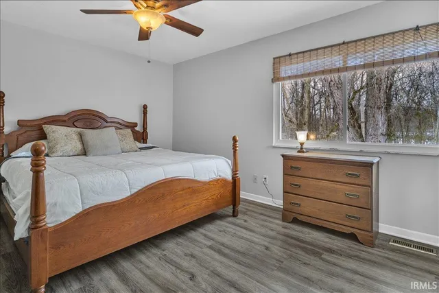 $219,900 | 5708 Berry Lane, Evansville, IN 47710