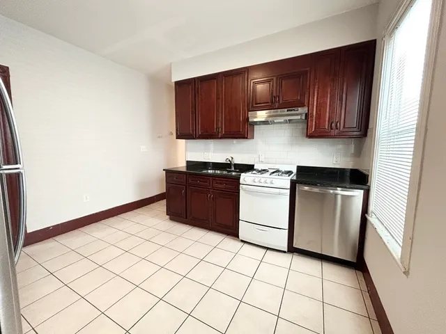 $3,150 | 24 Maryland Street, Unit 2, Boston, MA 02125