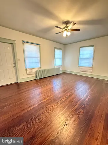 $1,900 | 109-111 State Street, Penns Grove, NJ 08069