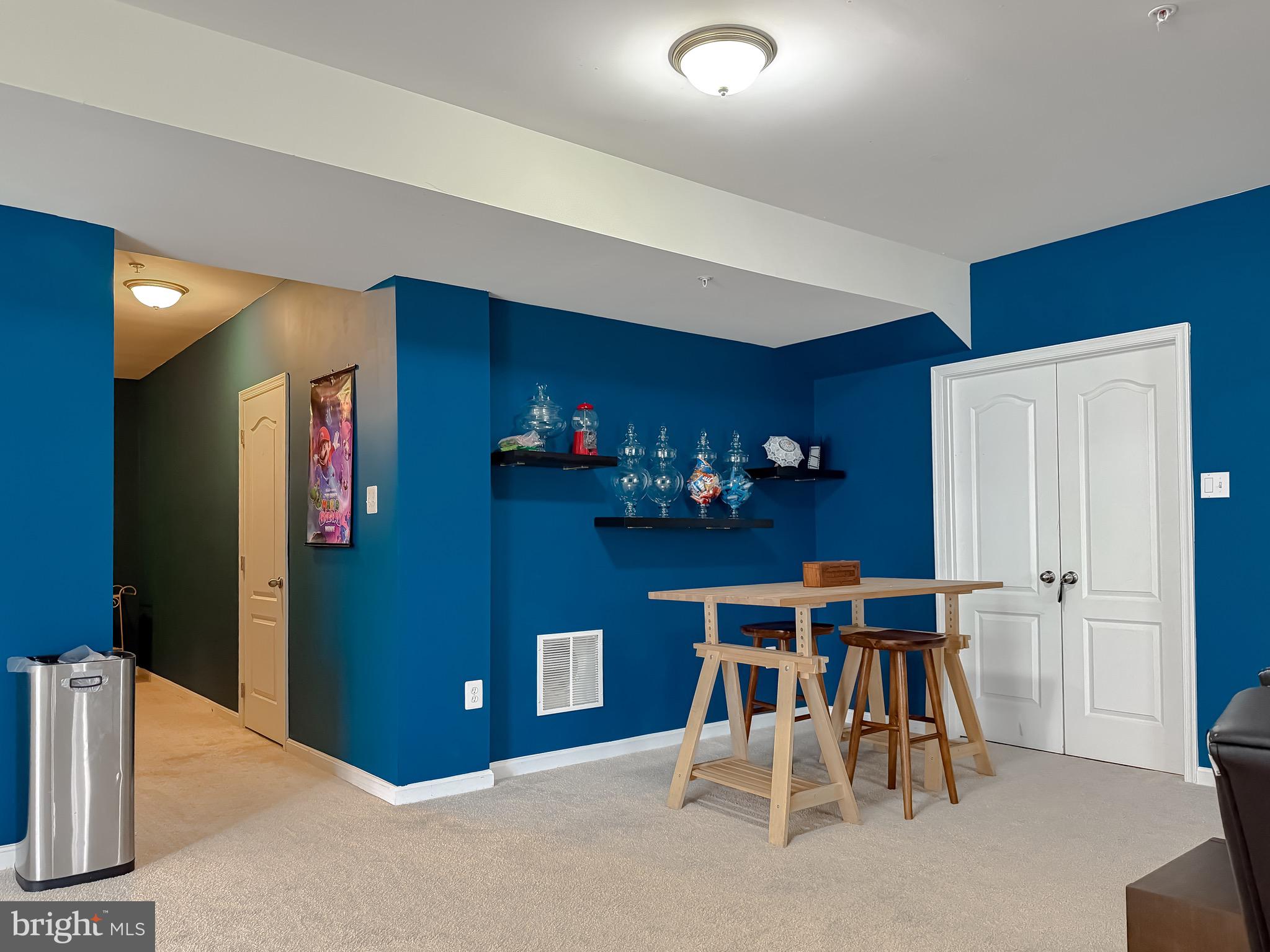 2810 Pumpkin Street Clinton, MD 20735 - Photo 25 of 27 a workspace with furniture