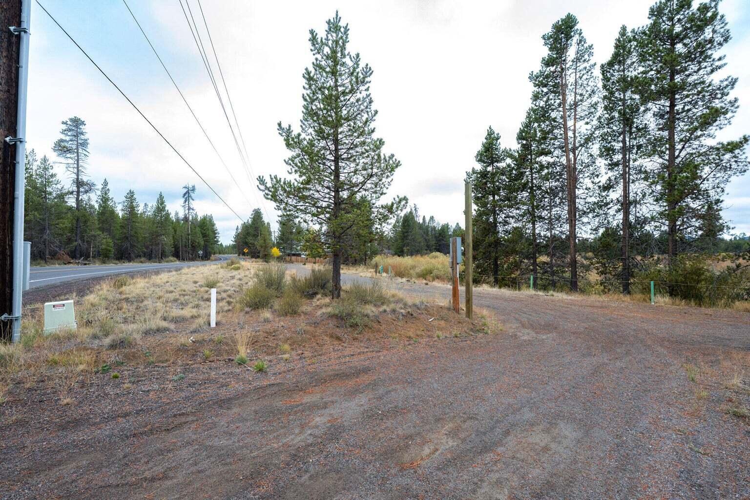 54735 Huntington Road Bend, OR 97707 - Photo 11 of 13