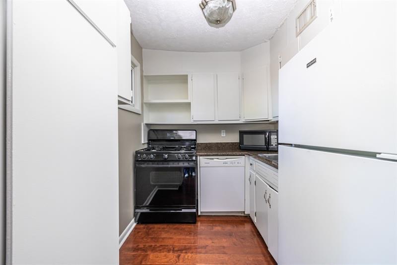 120 Biscayne Drive Northwest, Unit B10 Atlanta, GA 30309 - Photo 13 of 28