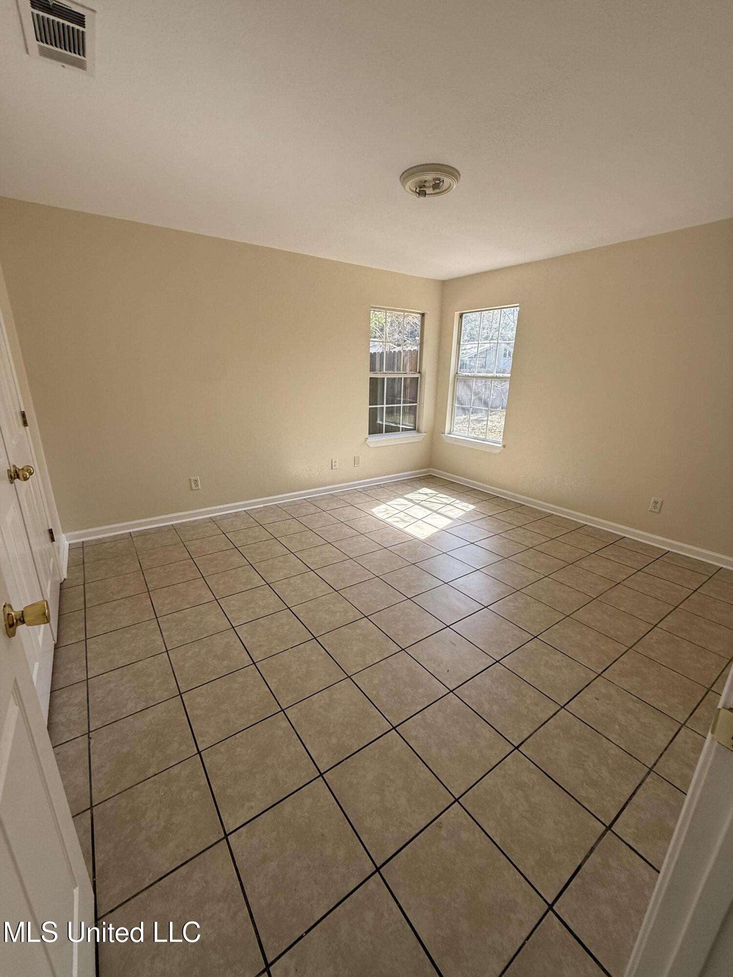 8701 Barnacle Boulevard Ocean Springs, MS 39564 - Photo 5 of 10 IMG_0165