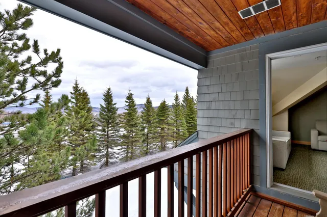$194,000 | 228 East Mountain Road, Unit 321/323 INTERVAL I, Killington, VT 05751