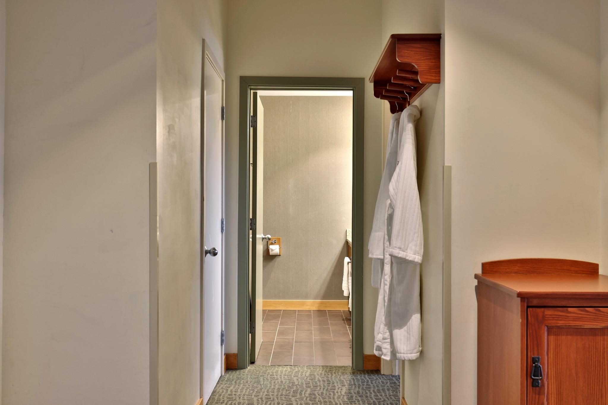 228 East Mountain Road, Unit 321/323 INTERVAL I Killington, VT 05751 - Photo 31 of 50