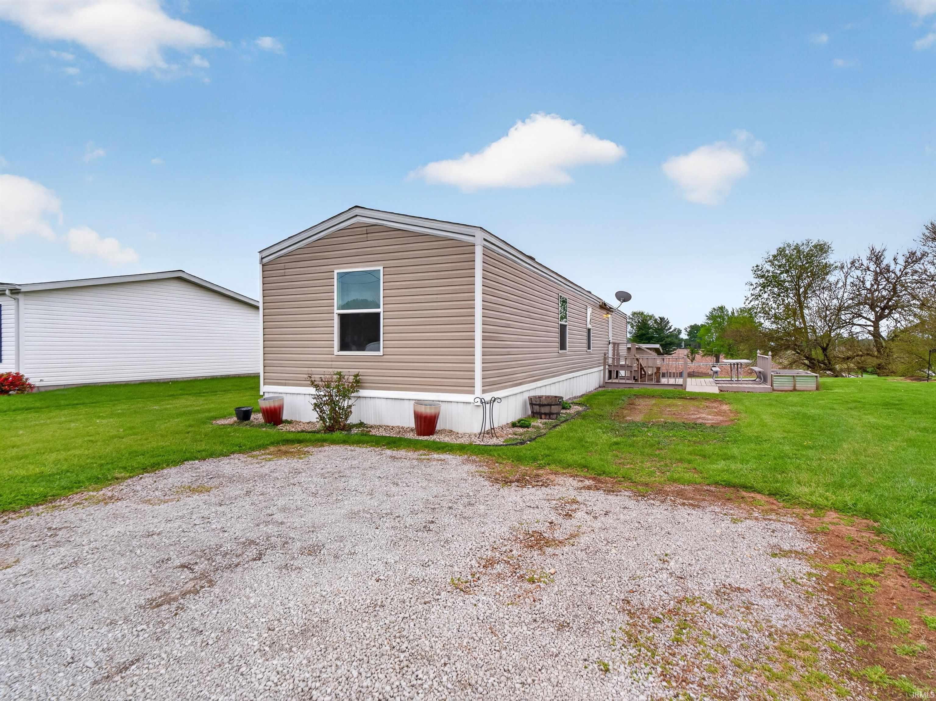 11 Crowel Road Syracuse, IN 46567 - Photo 2 of 36