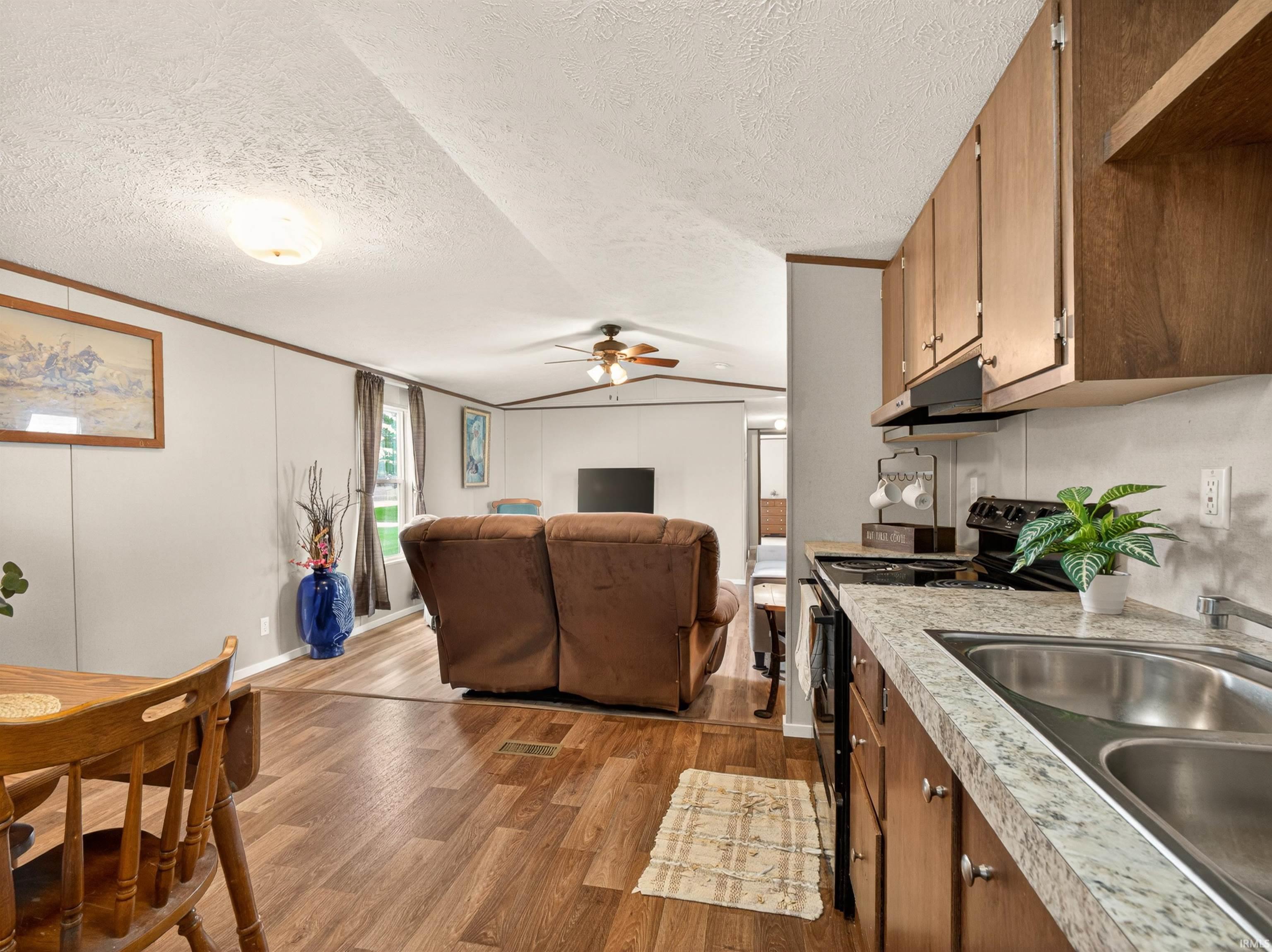 11 Crowel Road Syracuse, IN 46567 - Photo 10 of 36