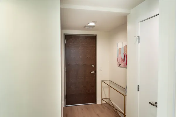 $3,250 | 300 Bowie Street, Unit 703, Austin, TX 78703