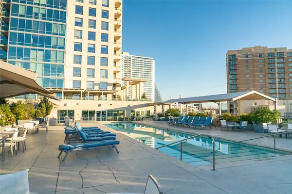 $3,250 | 300 Bowie Street, Unit 703, Austin, TX 78703