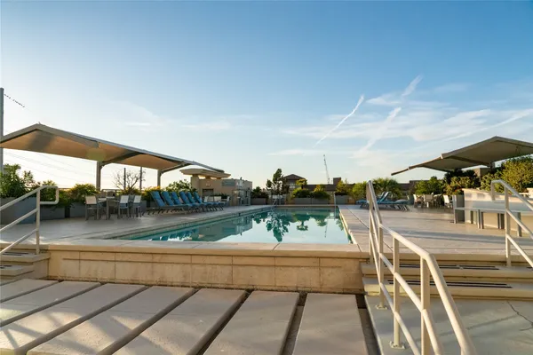 $3,250 | 300 Bowie Street, Unit 703, Austin, TX 78703