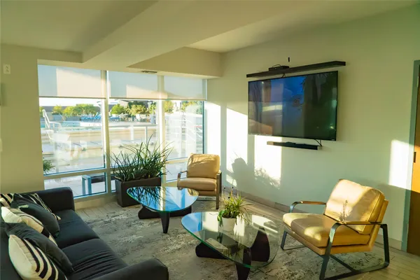 $3,250 | 300 Bowie Street, Unit 703, Austin, TX 78703