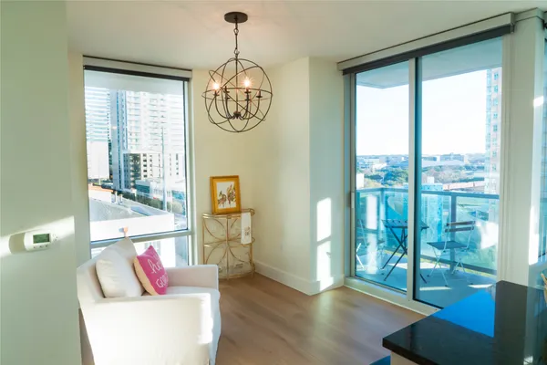 $3,250 | 300 Bowie Street, Unit 703, Austin, TX 78703