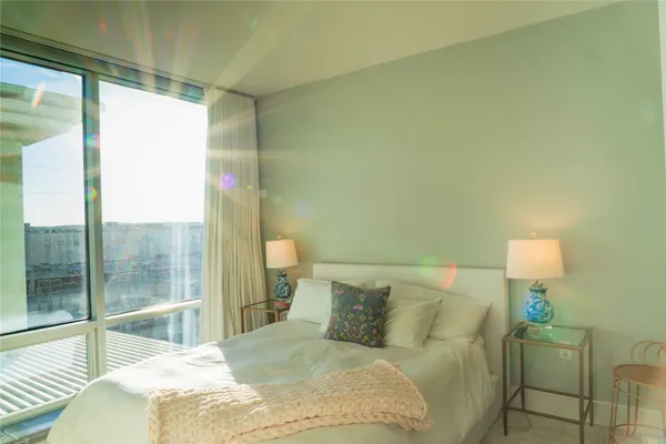 $3,250 | 300 Bowie Street, Unit 703, Austin, TX 78703