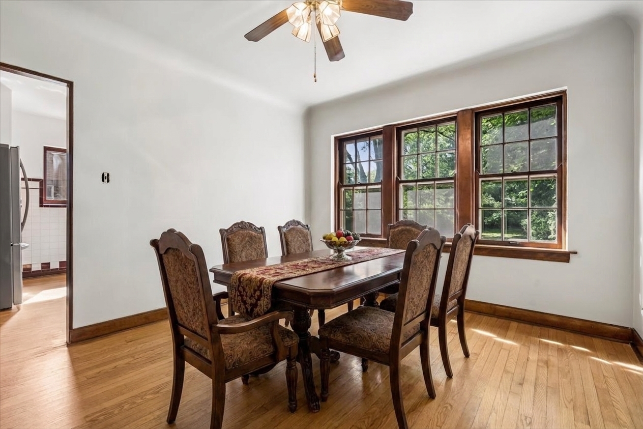 461 Uvedale Road Riverside, IL 60546 - Photo 9 of 23