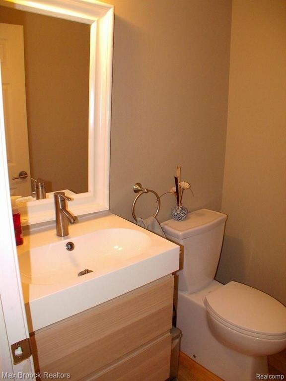 889 Spartan Drive Rochester Hills, MI 48309 - Photo 27 of 38