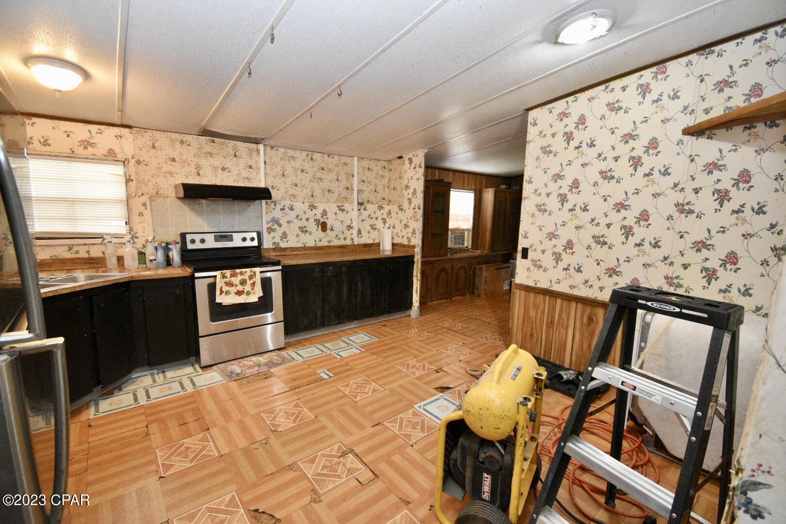 470 Goshun Creek Road Chipley, FL 32428 - Photo 5 of 35