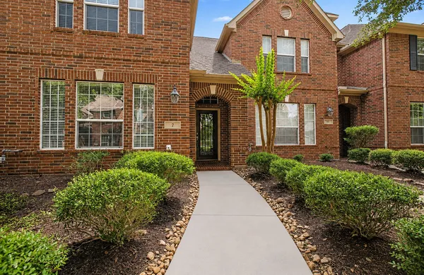 $2,200 | 7 Umbria Lane, The Woodlands, TX 77382