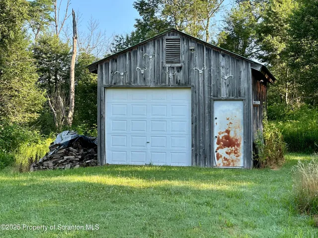 $499,000 | 5290 Irish Hill Road, Montrose, PA 18801