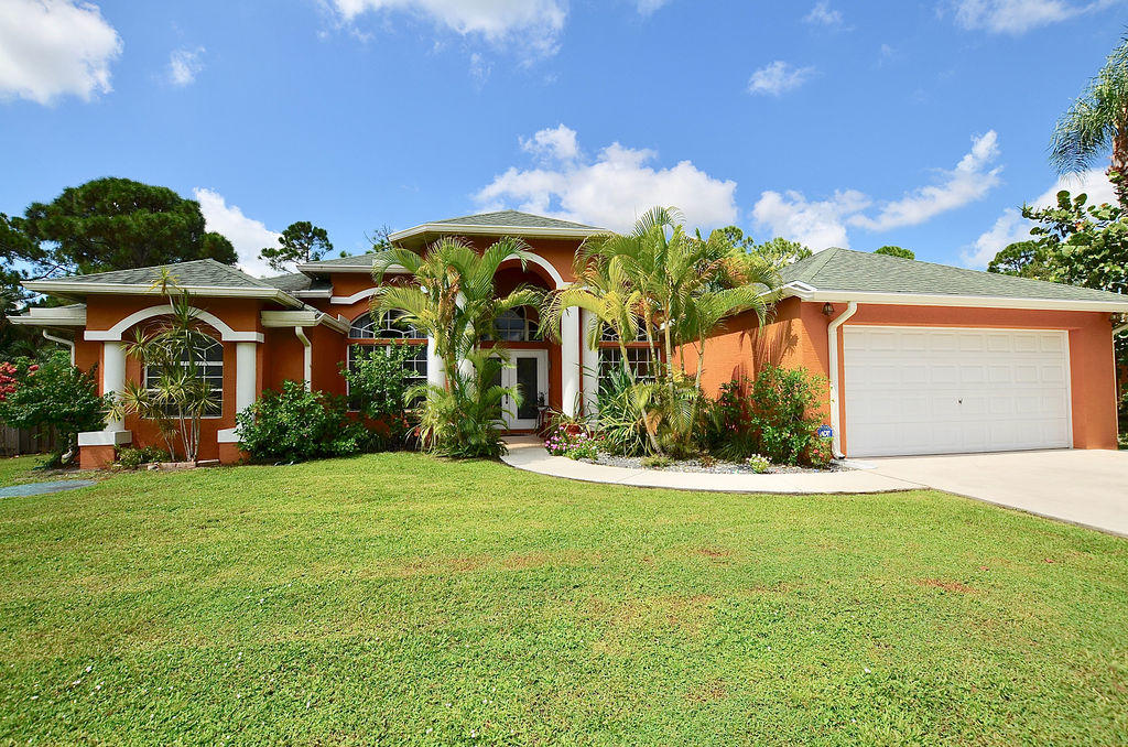 2614 Southwest Ace Road Port St. Lucie, FL 34953 - Photo 3 of 53 fullsizeoutput_31eb3