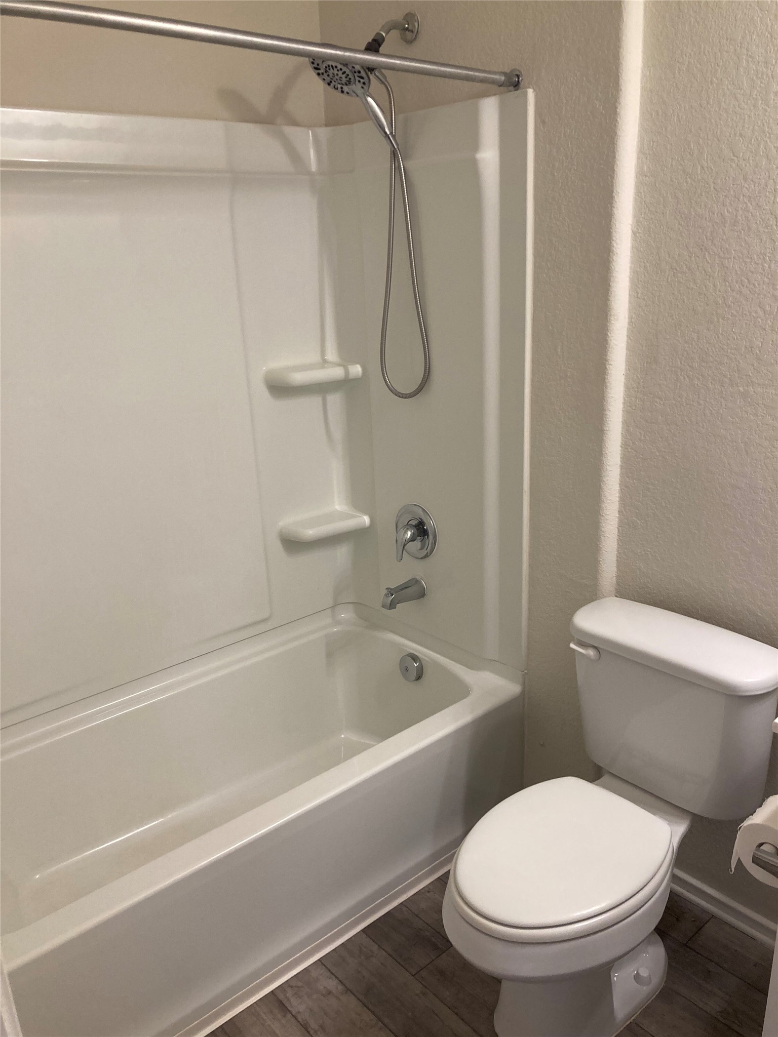 137 Onna Street Taylor, TX 76574 - Photo 11 of 13 Guest Bathroom