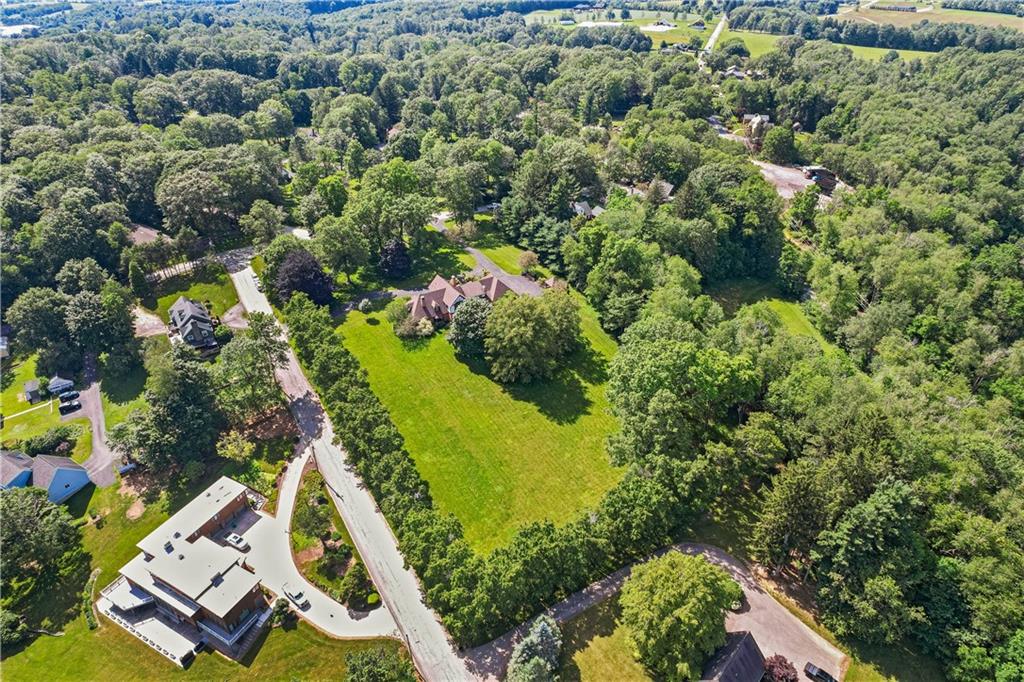 620 North Franklin Avenue Somerset, PA 15501 - Photo 36 of 37 an aerial view of a house with a yard