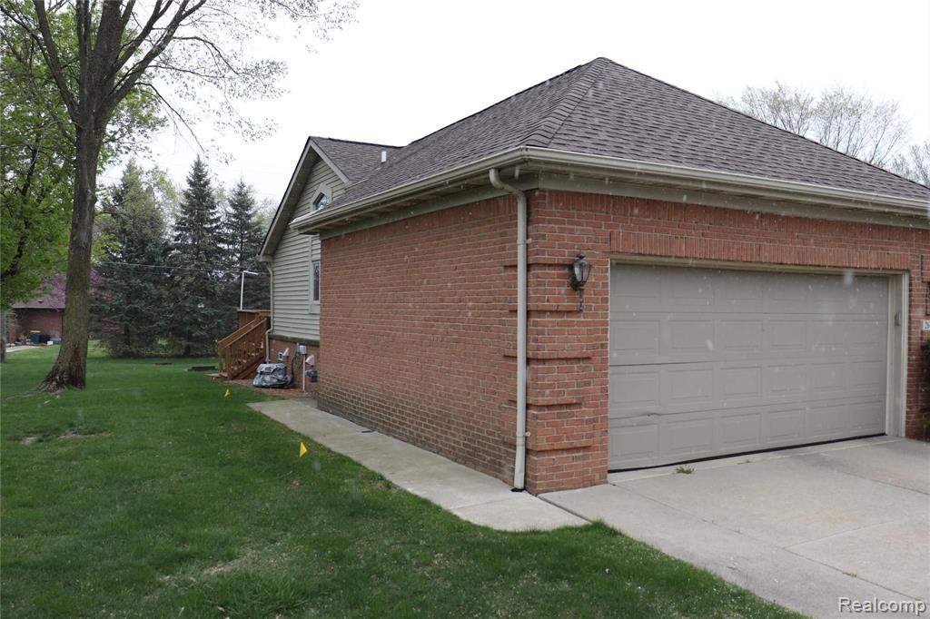 26258 Orchard Lake Road, Unit 1 Farmington Hills, MI 48334 - Photo 2 of 17