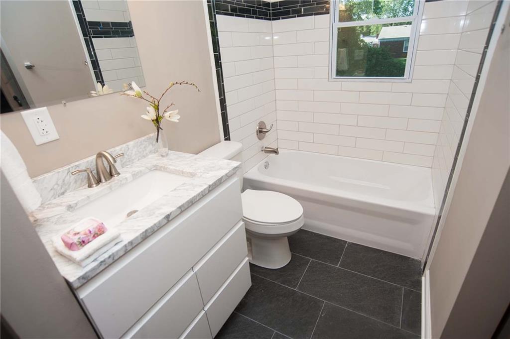 7904 Roy Road Indianapolis, IN 46219 - Photo 17 of 26 Gallery Image 17