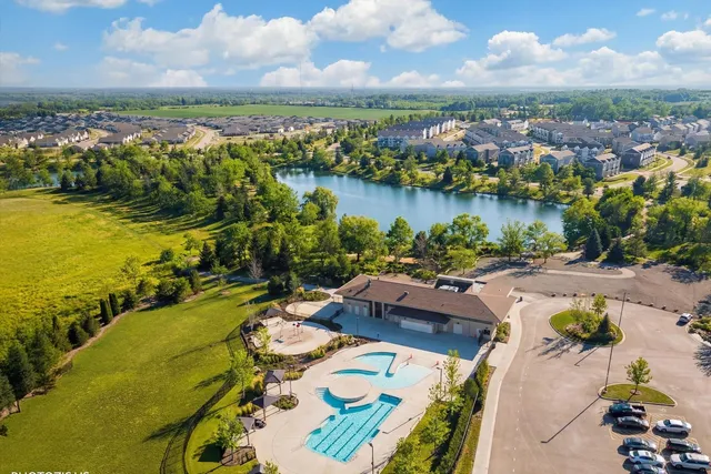 $280,000 | 2274 Cypress Court, Unit 3211, Wonder Lake, IL 60097