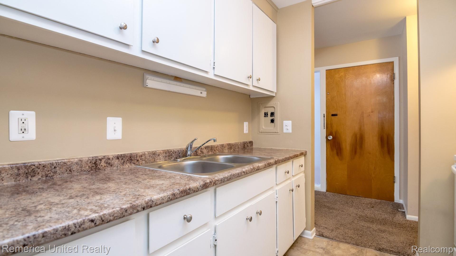 1199 South Sheldon Road, Unit 28 Plymouth, MI 48170 - Photo 11 of 40 022_22.jpg