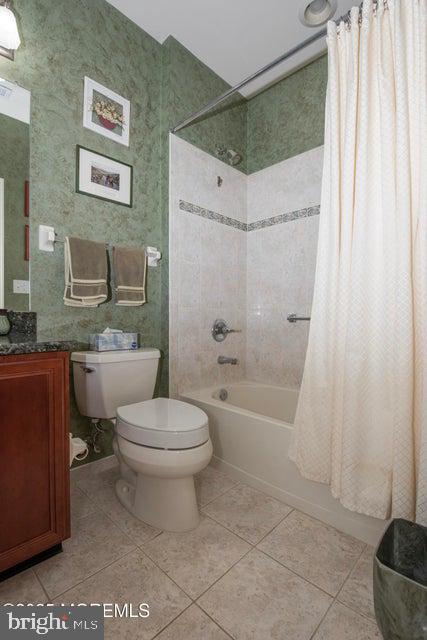 110 Wild Dunes Way Jackson, NJ 08527 - Photo 40 of 82 a bathroom with a toilet a sink and shower
