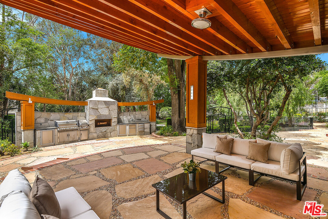 20700 Northridge Road Chatsworth, CA 91311 - Photo 18 of 24