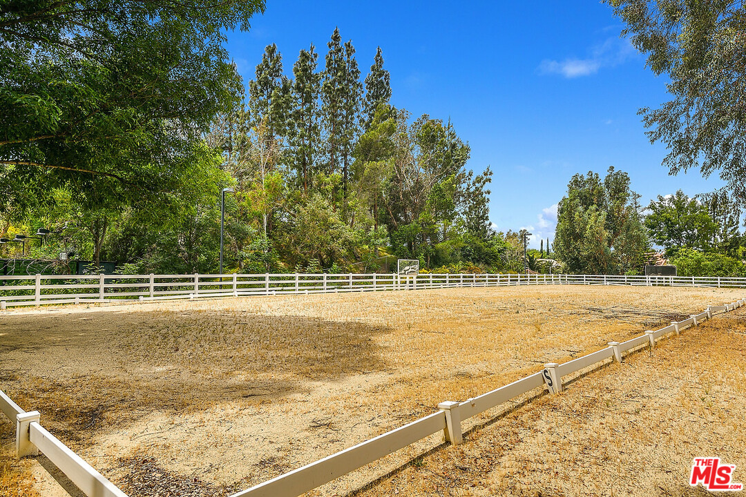 20700 Northridge Road Chatsworth, CA 91311 - Photo 21 of 24