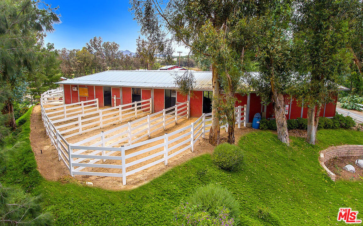 20700 Northridge Road Chatsworth, CA 91311 - Photo 22 of 24