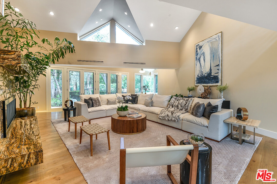 20700 Northridge Road Chatsworth, CA 91311 - Photo 8 of 24