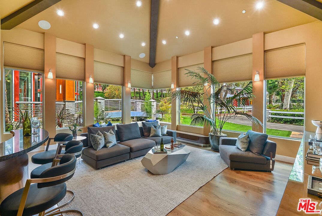20700 Northridge Road Chatsworth, CA 91311 - Photo 9 of 24